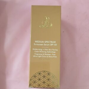 Luxe Medium Spectrum Sunscreen Serum SPF 50 - Gold
